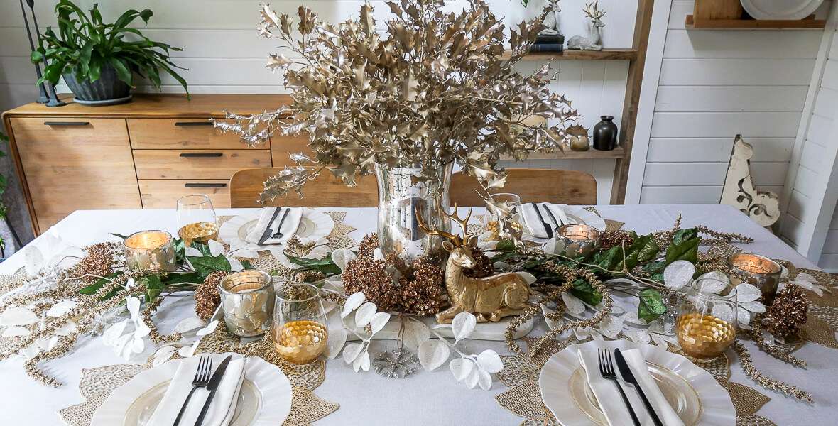 Elegant & Straightforward Christmas Dining Room Decor Ideas